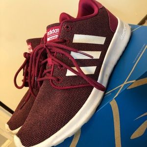 Cloud foam maroon adidas! Size 8. Great condition